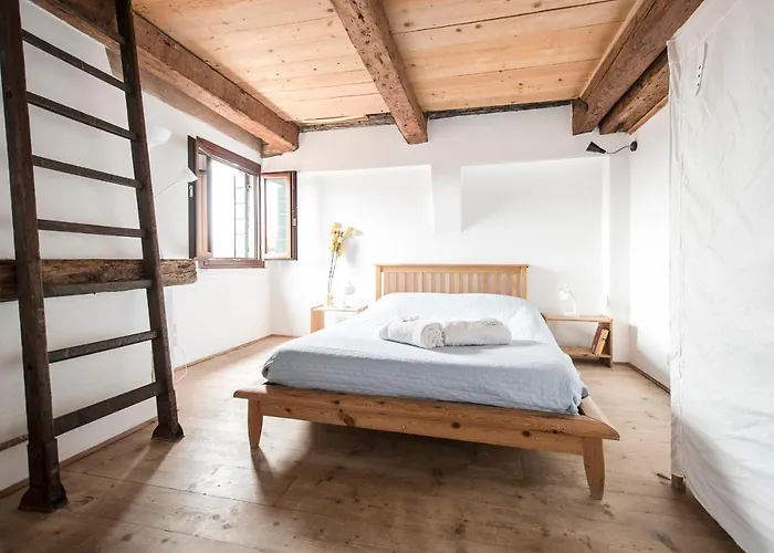 Lion Rooftop Novita' * Βενετία