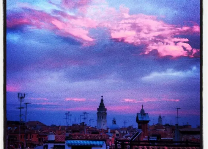 Lion Rooftop Novita' * Βενετία