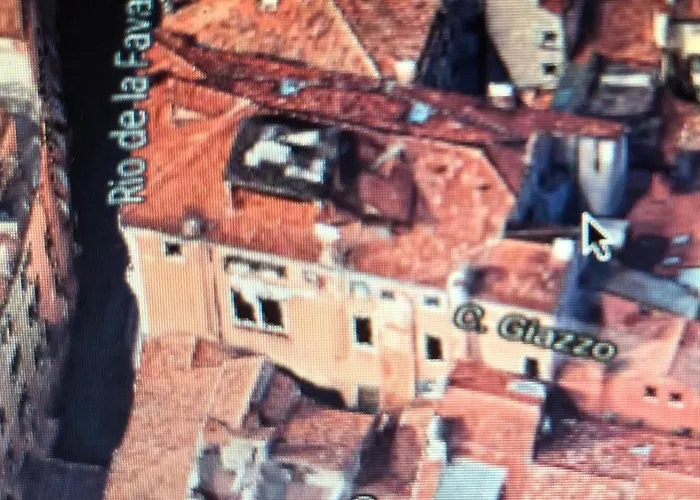 Lion Rooftop Novita' * Βενετία